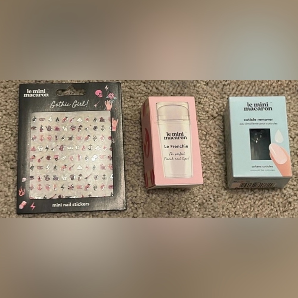Le Mini Macaron Accessories Bundle